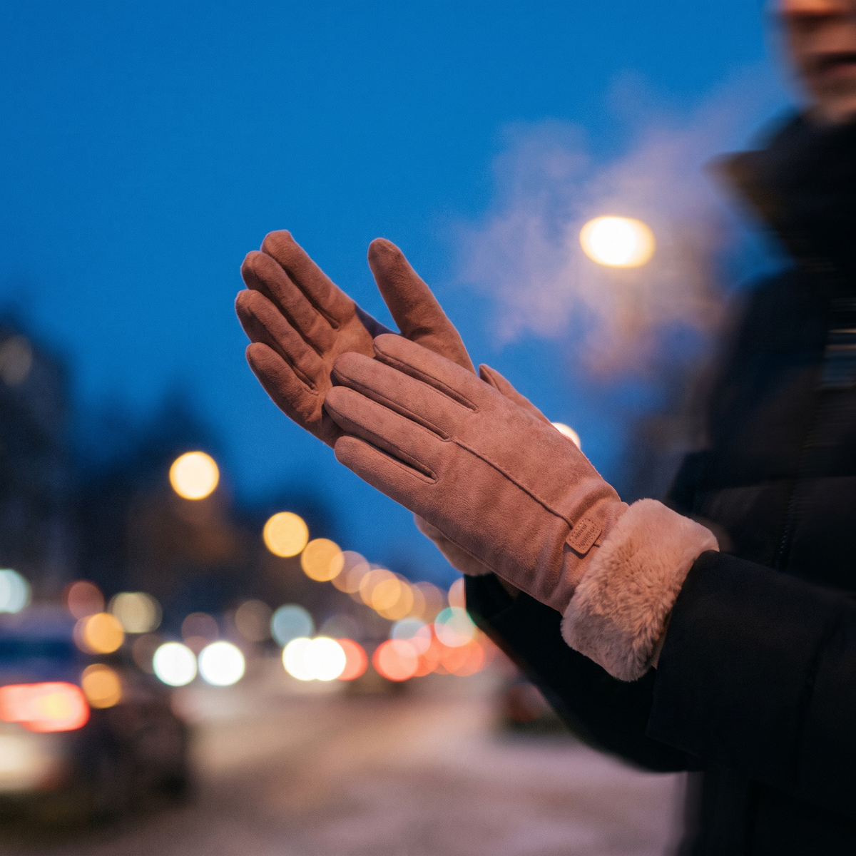 Thermara Waterproof Winter Gloves - dusk motion blur
