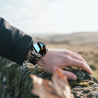 Horizon 4G Smart Watch - hazy outdoor lifestyle